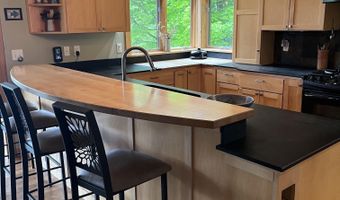 335 Valley View Dr, Addison, VT 05491