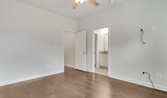 5701 11TH St N 2, Arlington, VA 22205