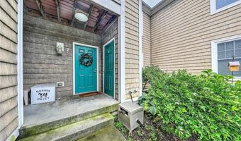 70 Turner St, Warwick, RI 02886