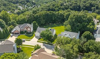 573 Castle Ridge Dr, Ballwin, MO 63021
