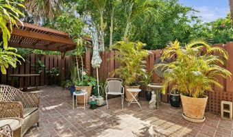 7 Atrium Cir D, Atlantis, FL 33462