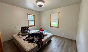 406 Roosevelt Ave NE, Bowbells, ND 58721