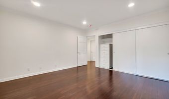 4446 Hayvenhurst Ave, Encino, CA 91436