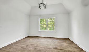 20 Depalma Ln, Danbury, CT 06811