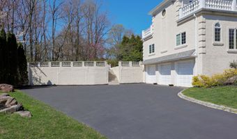 6 Hayes Ct, Atlantic Highlands, NJ 07716