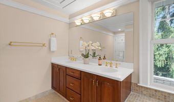 340 Orchard Hills Dr, Ann Arbor, MI 48104