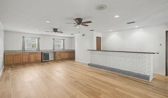 2186 Atkinson Rd, Biloxi, MS 39531