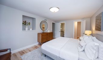 5120 Hensley Dr, Ann Arbor, MI 48103