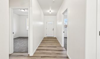 307 6th St, Benton City, WA 99320