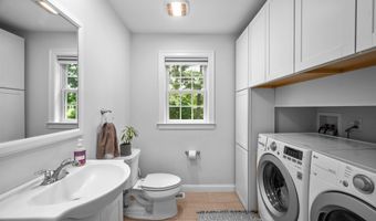 34 Crawley Falls Rd, Brentwood, NH 03833