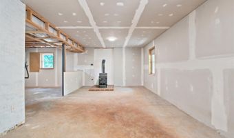 787 Woodlawn Trl, Appomattox, VA 24522