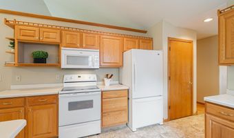 1424 E KEYSTONE Ln, Appleton, WI 54913