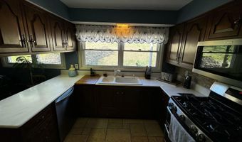 605 Country Club Dr, Bloomsburg, PA 17815