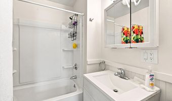 270 N Brookfield Rd, Barre, MA 01005