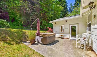 186 Lindholm Ln, Arcata, CA 95521