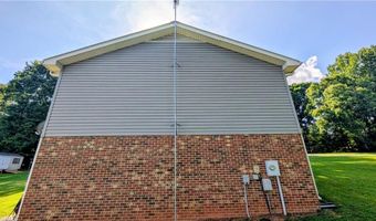 2474 Woodridge Dr, Asheboro, NC 27205