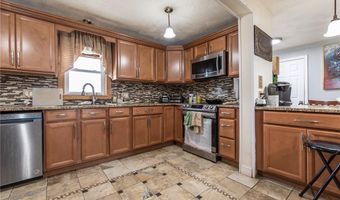 40 Cedar St, Johnston, RI 02919
