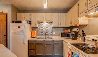 1112 Portland Dr #101, Bismarck, ND 58504