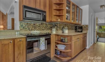 5 Fairway Dr, Arden, NC 28704