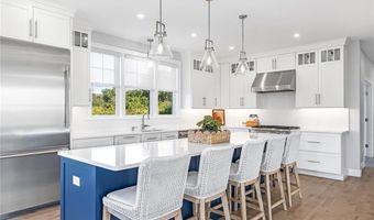 1046 Ocean Rd, Narragansett, RI 02882