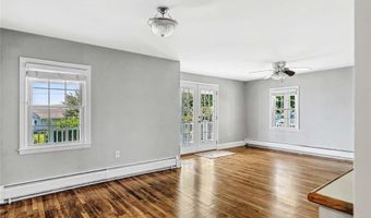 25 Viking Dr, Bristol, RI 02809