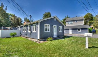 33 Spruce Ln, Bristol, RI 02809
