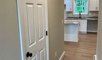 49 Woodbrey Ln, Standish, ME 04084