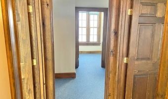 296 Country Club Rd, Avon, CT 06001