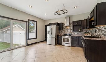 1325 N ONEIDA St, Appleton, WI 54911