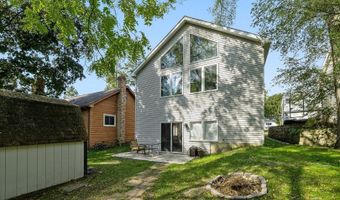 1527 N Harrison St, Algonquin, IL 60102