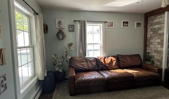 8 Main St, Bennington, NH 03442