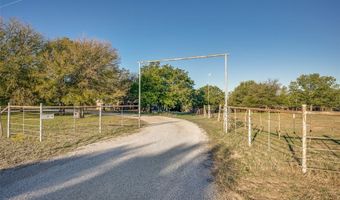 2055 County Road 1370, Alvord, TX 76225