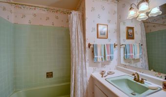 6904 EDWINA Ave NE, Albuquerque, NM 87110