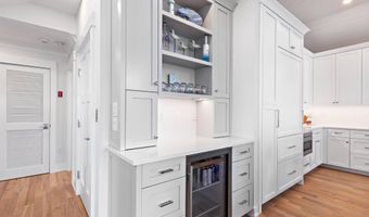 118 DOLPHIN Ave, Beach Haven, NJ 08008