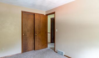3323 N MORRISON St, Appleton, WI 54911