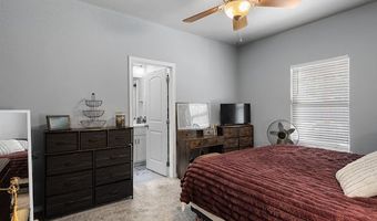 207 N Hubbard St, Alvord, TX 76225