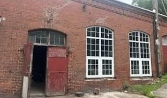 70 Moshassuck Rd A, Lincoln, RI 02865