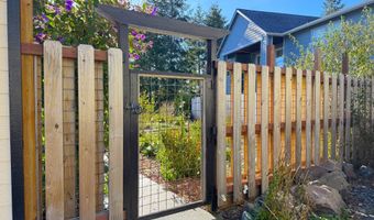 97661 MARINA HEIGHTS Loop, Brookings, OR 97415