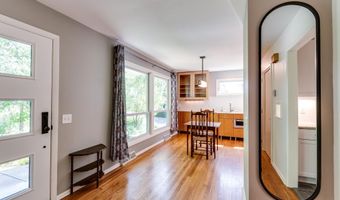 3329 Tally Ho Ln, Madison, WI 53705