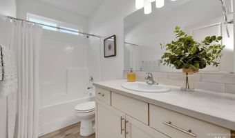 11272 Bluefield Dr, Caldwell, ID 83605