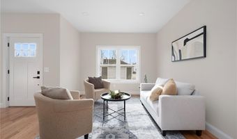 39 Winsor St, East Providence, RI 02914