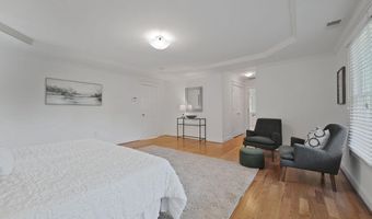5517 MCKINLEY St, Bethesda, MD 20817