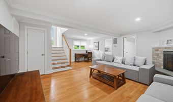 3 Bayberry Dr, Brookfield, CT 06804