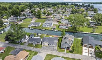 114 Interlochen Dr, Algonac, MI 48001