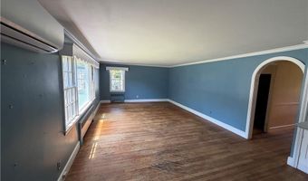 11 Terrace Dr, Bristol, RI 02809
