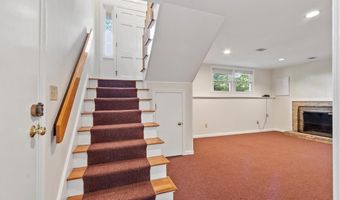 21 Cherokee Rd, Acton, MA 01720