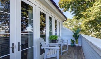 50 School St 7, Newport, RI 02840