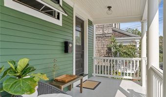 12 Bliss Rd, Newport, RI 02840