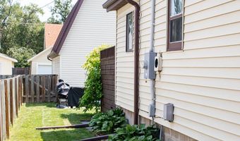 925 S 2nd St, Aberdeen, SD 57401