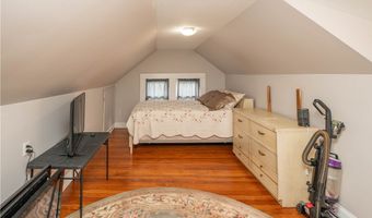 2116 Newton St, Akron, OH 44305